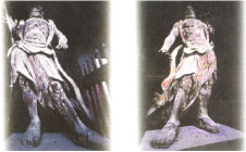 木造金剛力士像が2体連なっている様子を下から撮影した写真