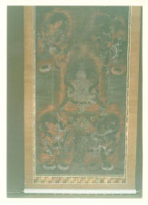 緑を基調として描かれた絹本着色五大明王図の正面の写真